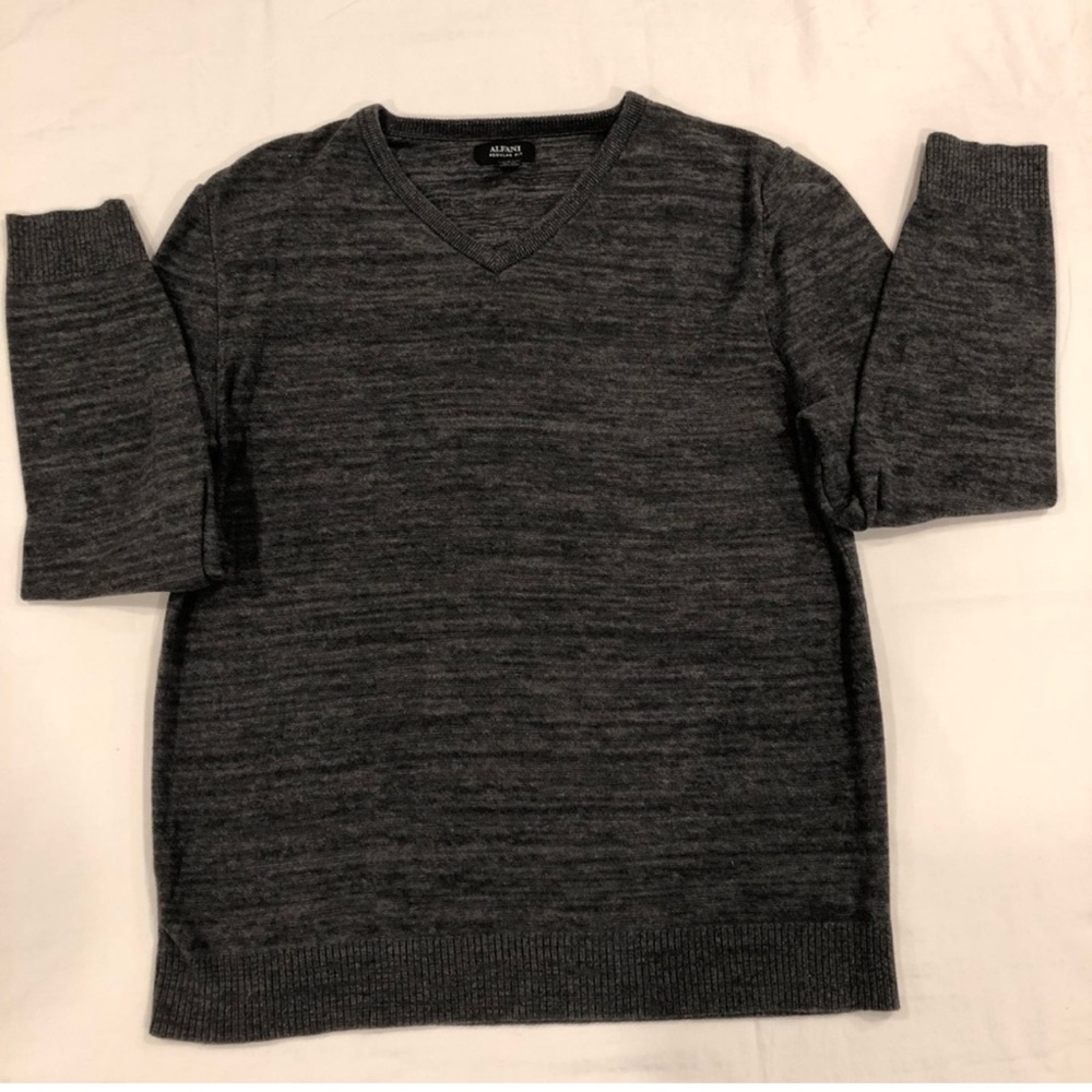 Alfani Men's Gray V-Neck Sweater size large